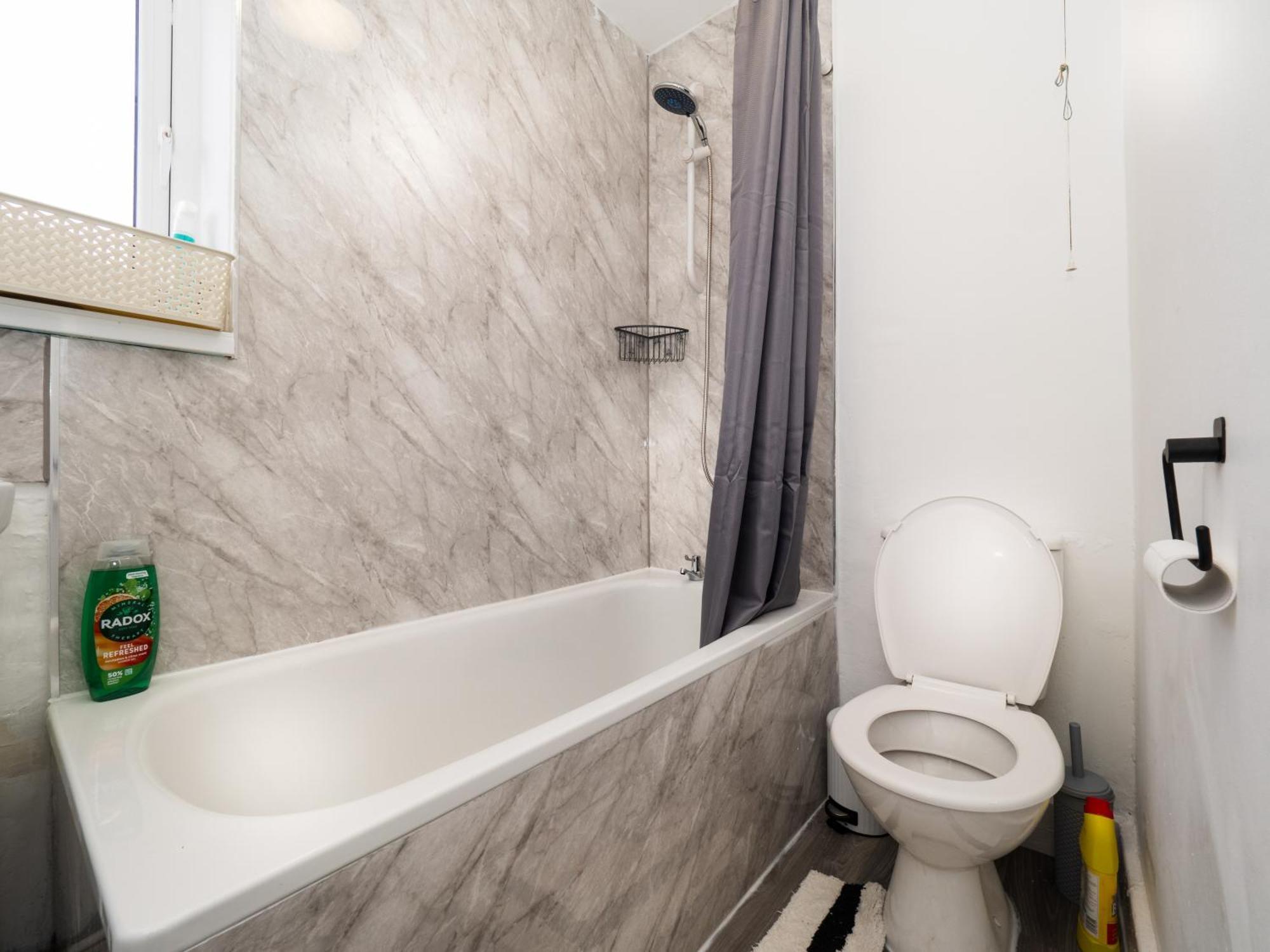 3Br Haven Retreat In Wallasey With Free Street Parking Zewnętrze zdjęcie