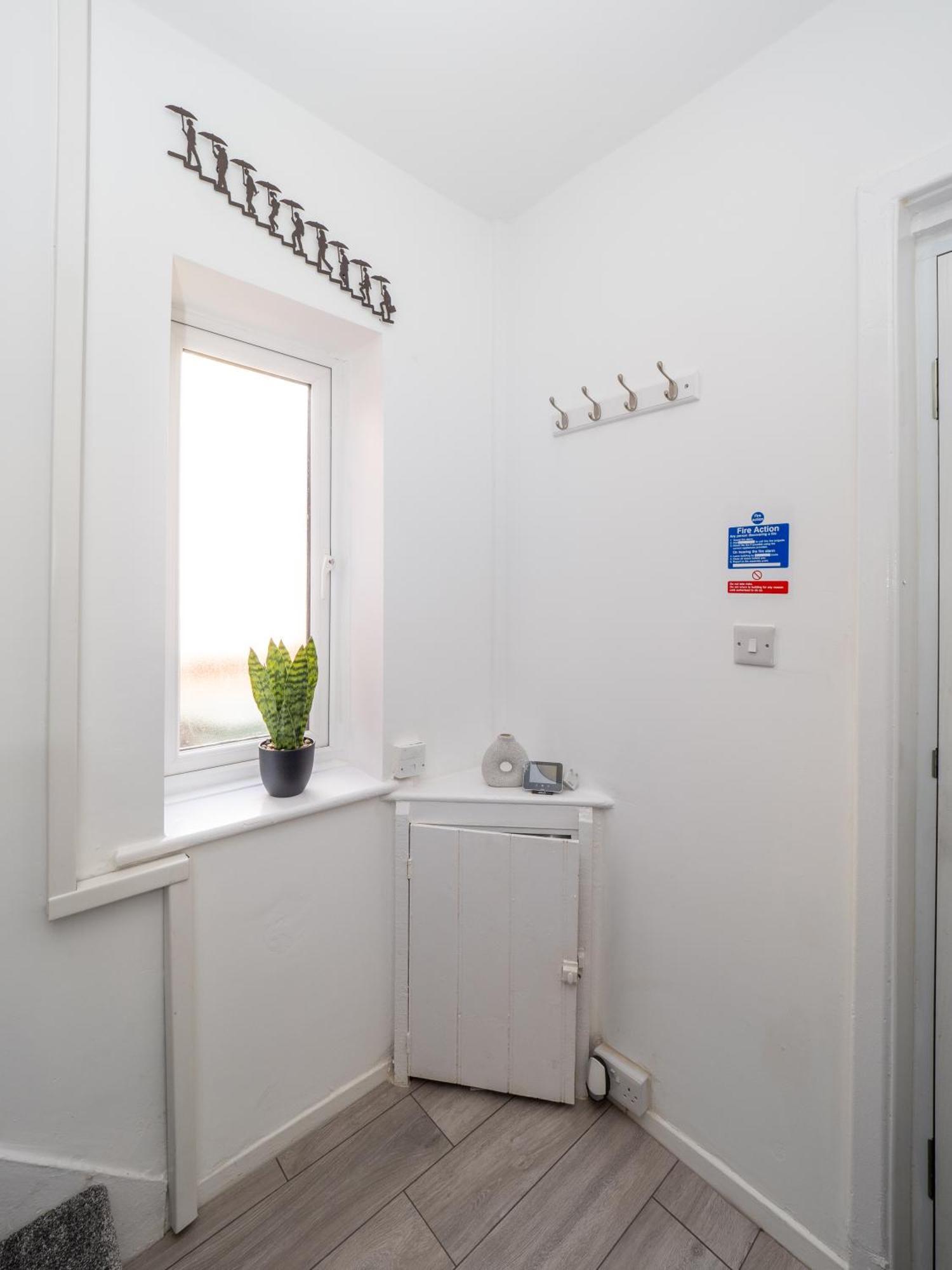 3Br Haven Retreat In Wallasey With Free Street Parking Zewnętrze zdjęcie